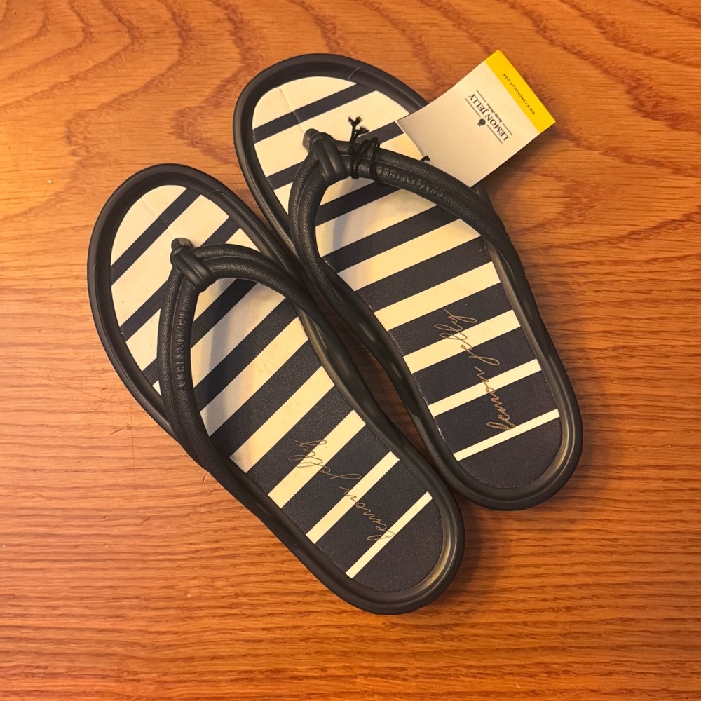 NWT Lemon Jelly Shoes Women’s Navy and White Vegan Foam Flip Flops EU 36